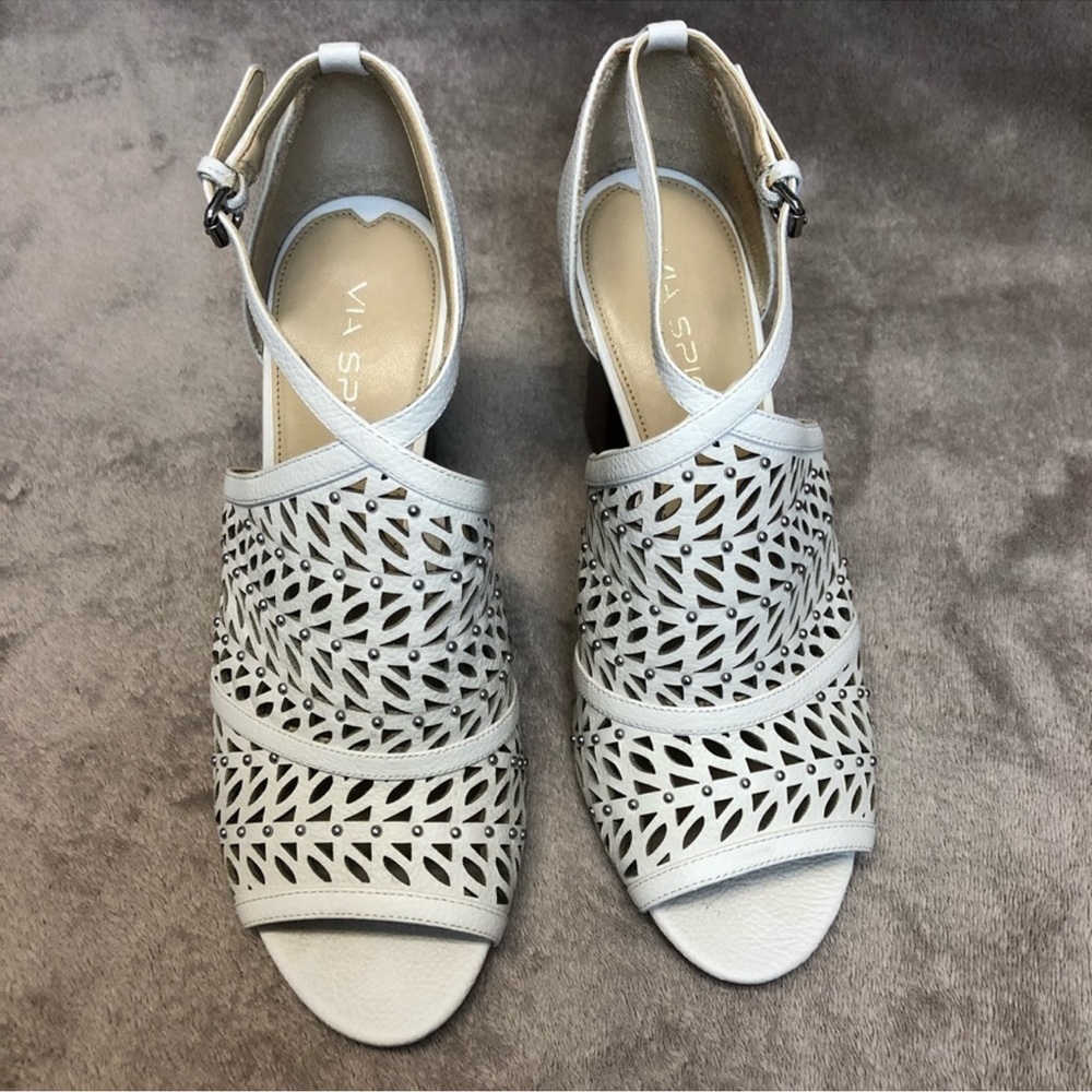 Via Spiga White Lasercut Pattered open Toe. Heels. Sz 8.5 - Picture 4 of 8